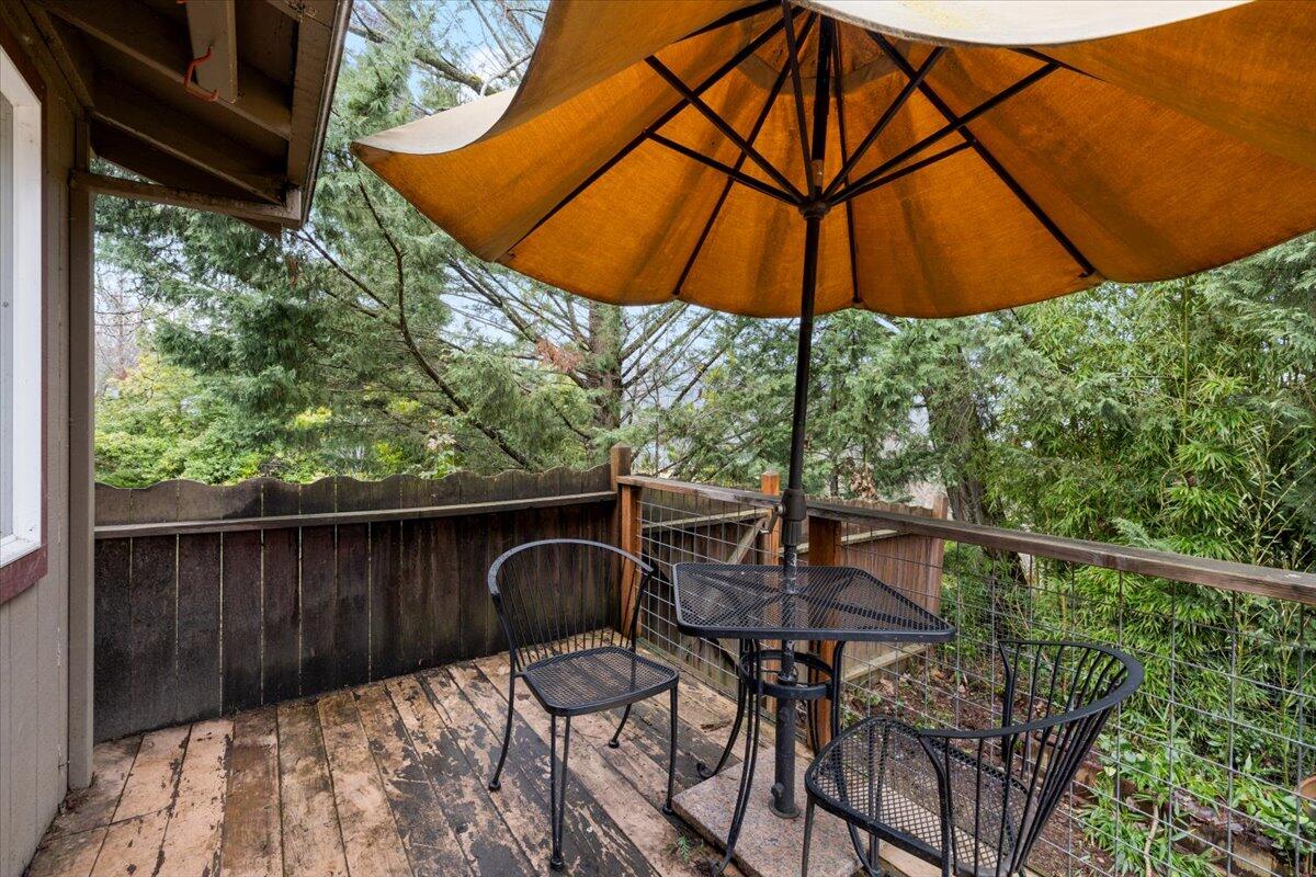 2751 Dark Hollow Road Medford, OR 97501 - Photo 27 of 32 27