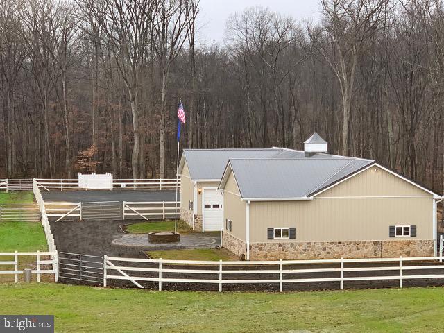 5694 Colchester Road Clifton, VA 20124 - Photo 3 of 6 8 stall barn in Community