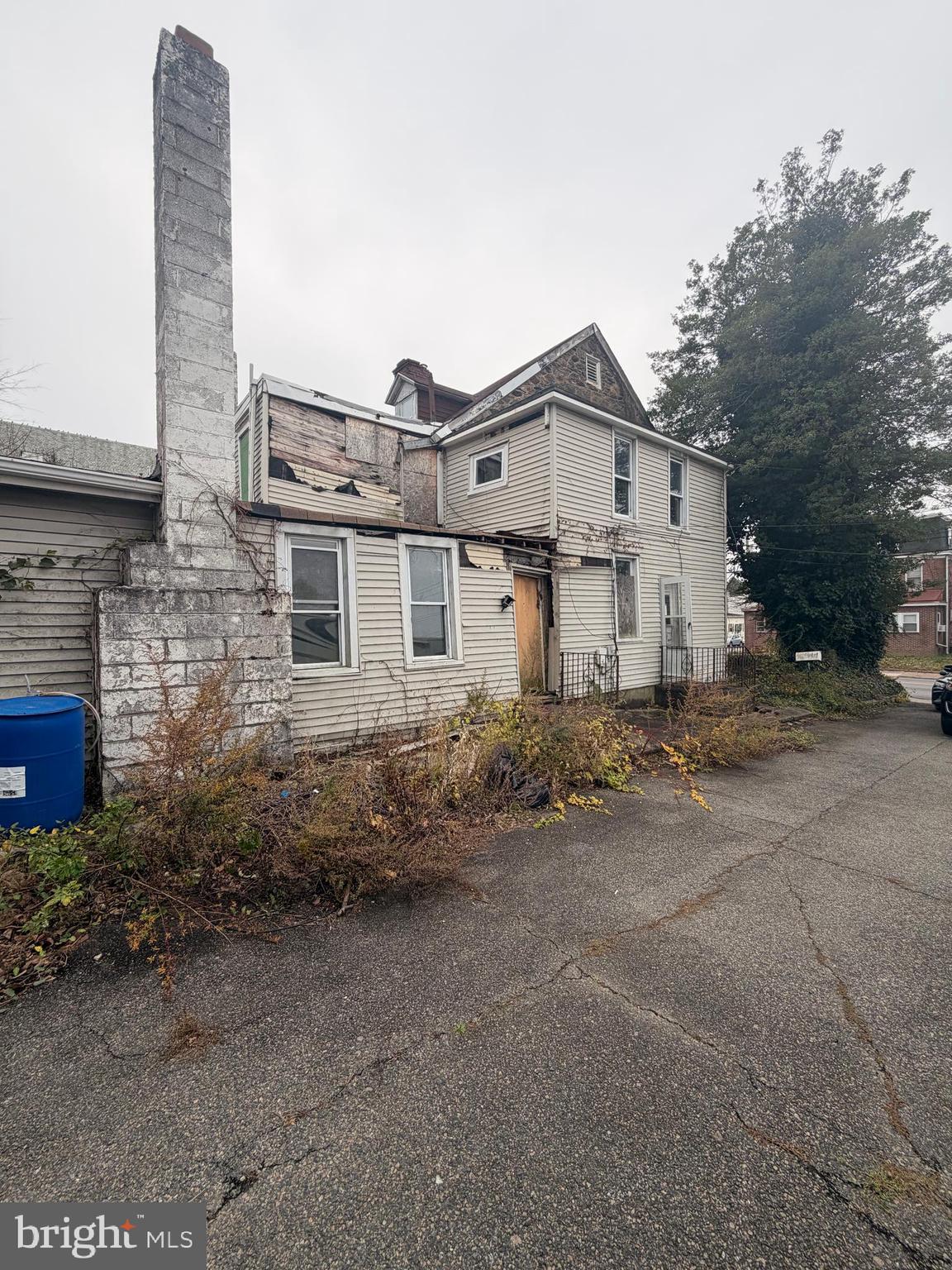 1125 Main Street Darby, PA 19023 - Photo 2 of 3 Side of the House
