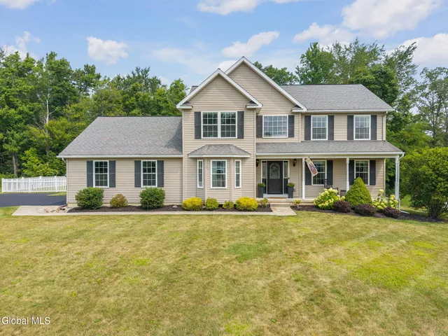 $541,000 | 9 Dormie Avenue, Mechanicville, NY 12118