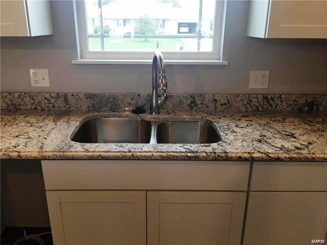 2617 Becker Road Highland, IL 62249 - Photo 5 of 23