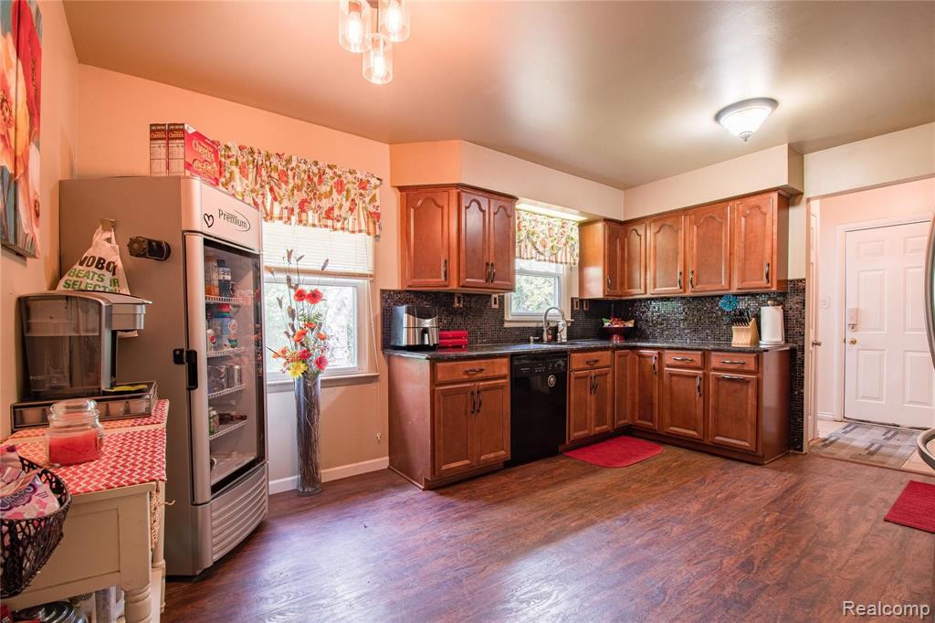 26159 Middlebelt Road Farmington Hills, MI 48334 - Photo 6 of 33