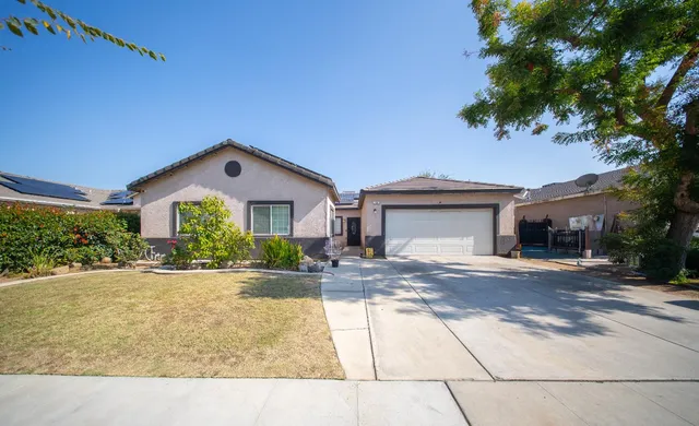 $445,000 | 152 North Shelly Avenue, Fresno, CA 93727