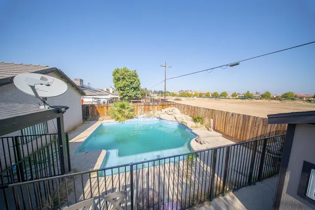 $445,000 | 152 North Shelly Avenue, Fresno, CA 93727