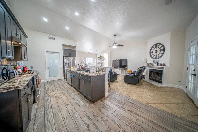 $445,000 | 152 North Shelly Avenue, Fresno, CA 93727