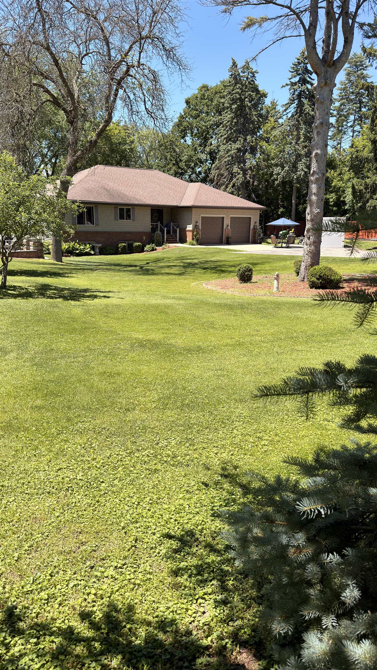 11 South Kools Court Appleton, WI 54914 - Photo 3 of 39