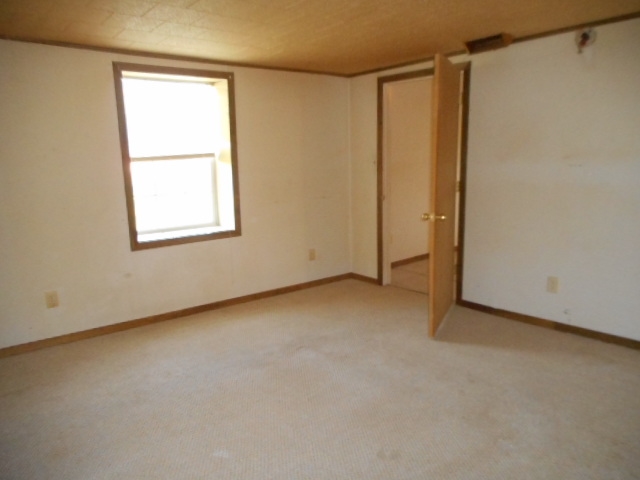 5467 County Road 36A Butler, IN 46721 - Photo 10 of 22