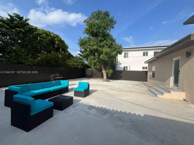 $2,200 | 945 79th Terrace, Unit 2, Miami Beach, FL 33141