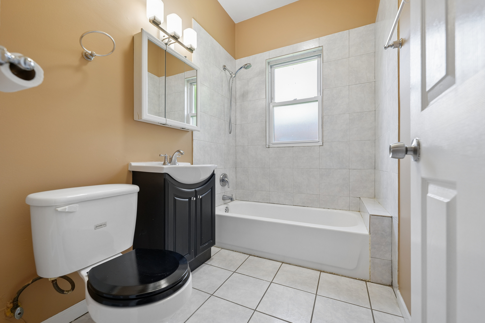 7545 South Ridgeland Avenue Chicago, IL 60649 - Photo 15 of 25