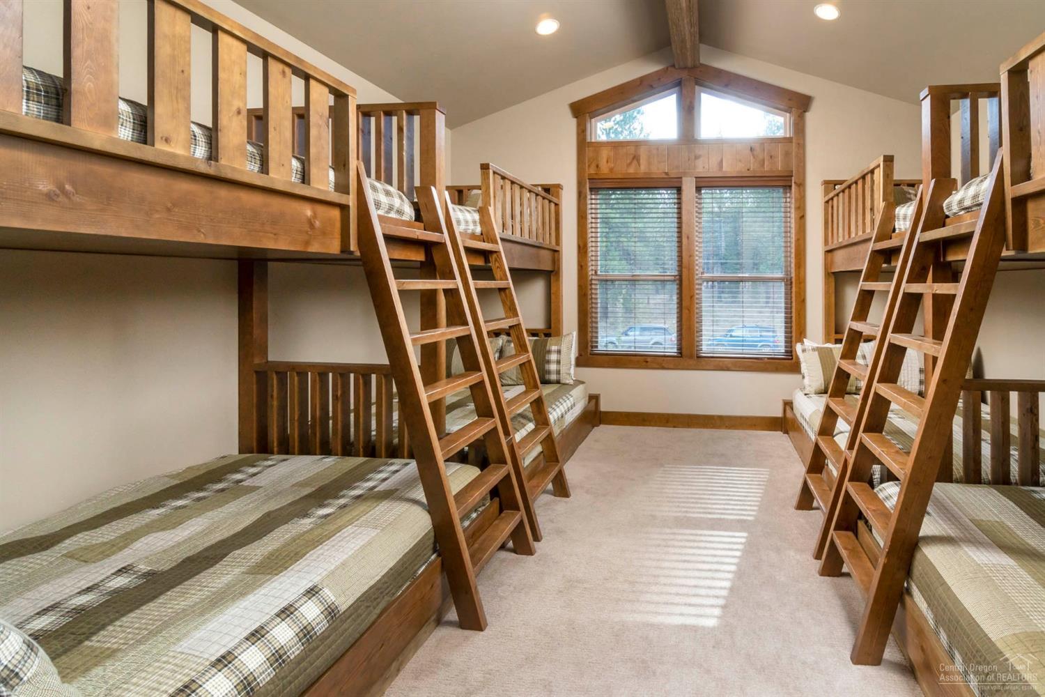 56592 Sunstone Loop Bend, OR 97707 - Photo 8 of 25 Additional Photo