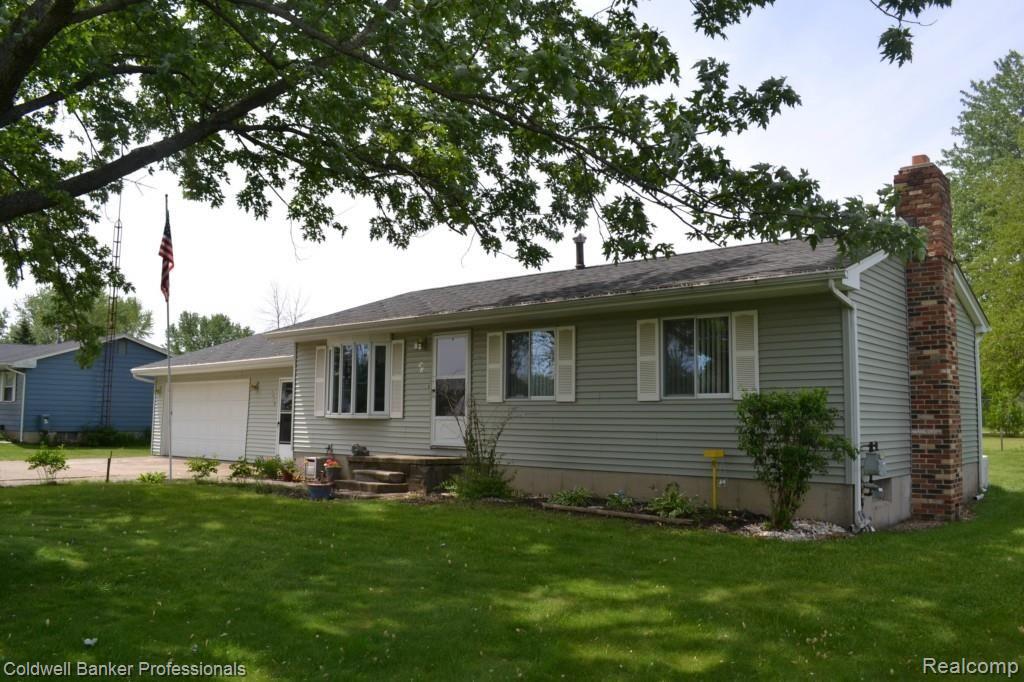 1939 Mayfield Road Lapeer, MI 48446 - Photo 2 of 23