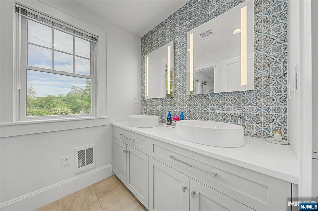 26 George Street Allendale, NJ 07401 - Photo 13 of 31