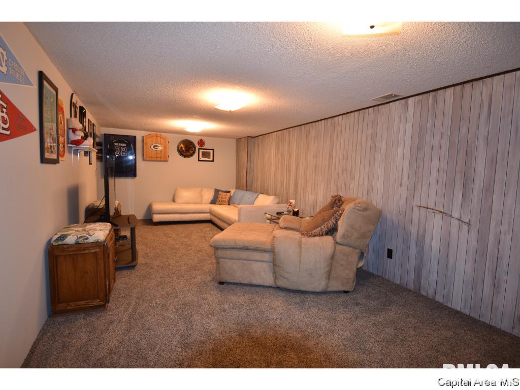 1908 Fairfield Drive Springfield, IL 62702 - Photo 15 of 23