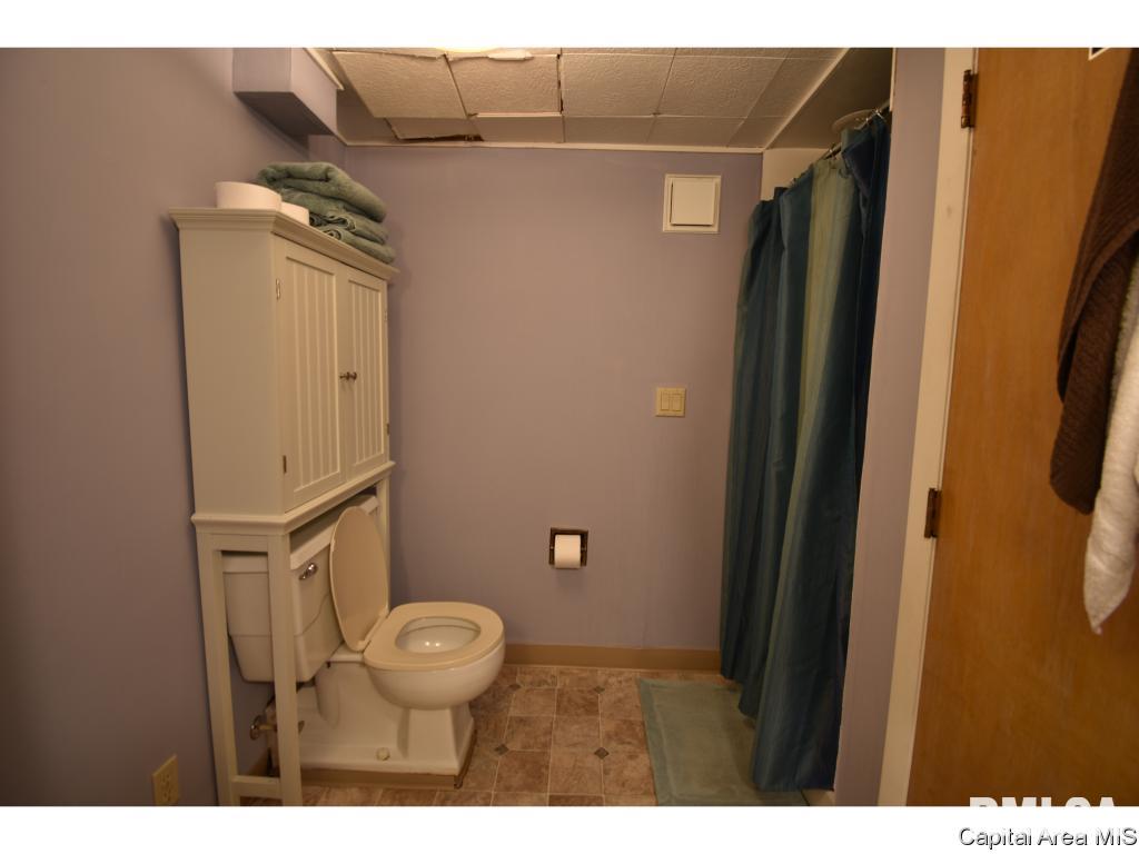 1908 Fairfield Drive Springfield, IL 62702 - Photo 19 of 23