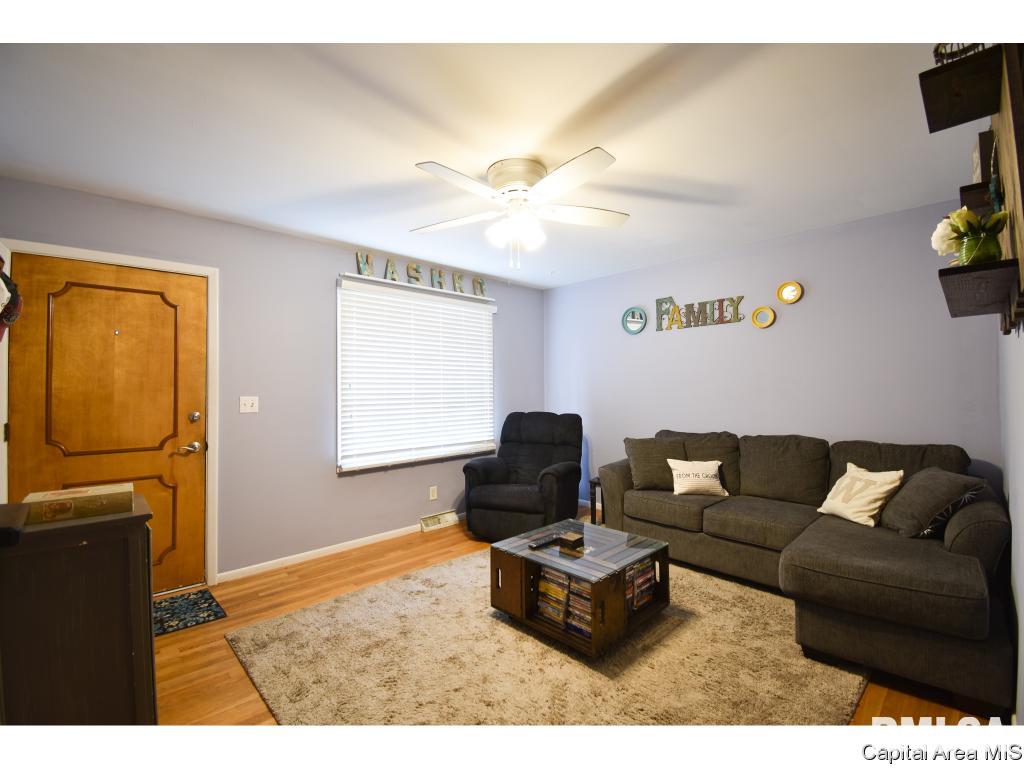 1908 Fairfield Drive Springfield, IL 62702 - Photo 4 of 23