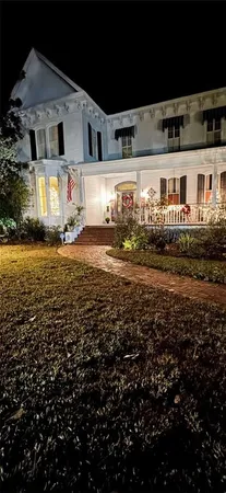 a front view of house with yard