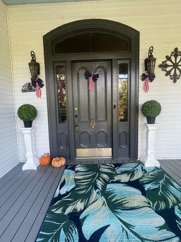 1710 Country Club Road Eufaula, AL 36027 - Photo 3 of 44 a living room with furniture and wooden floor