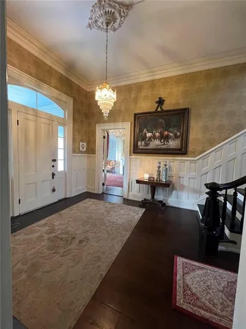 a view of a lobby area