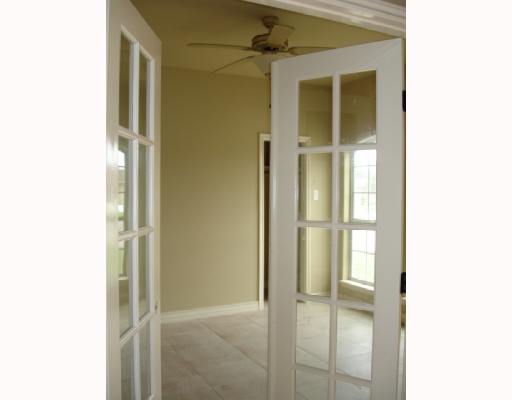 3141 Quail Springs Road, Unit 7 Corpus Christi, TX 78414 - Photo 2 of 4 a view of an empty room with closet