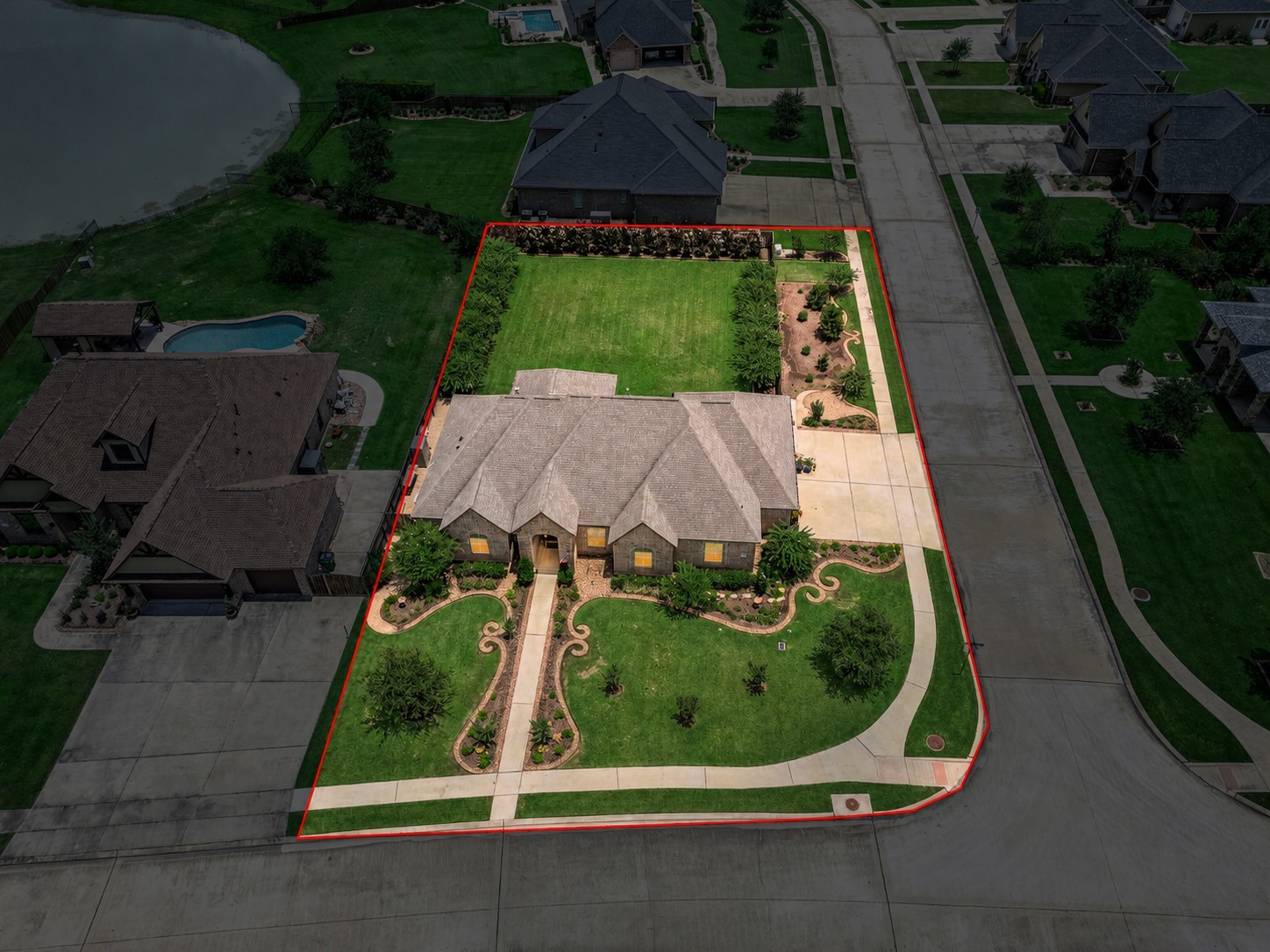 720 Rustic Oaks Drive Angleton, TX 77515 - Photo 2 of 35