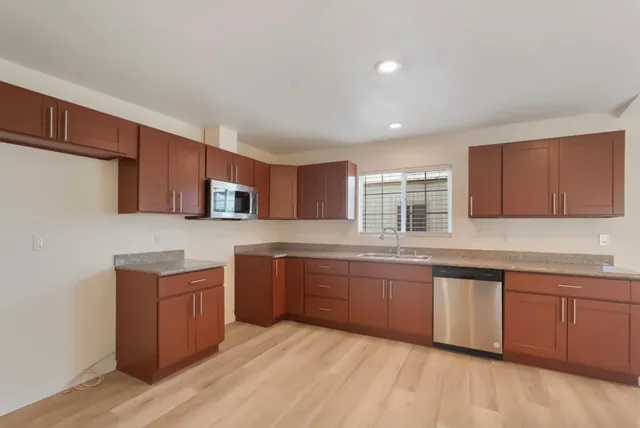 $174,999 | 1624 Highway 99, Unit 21, Manteca, CA 95336