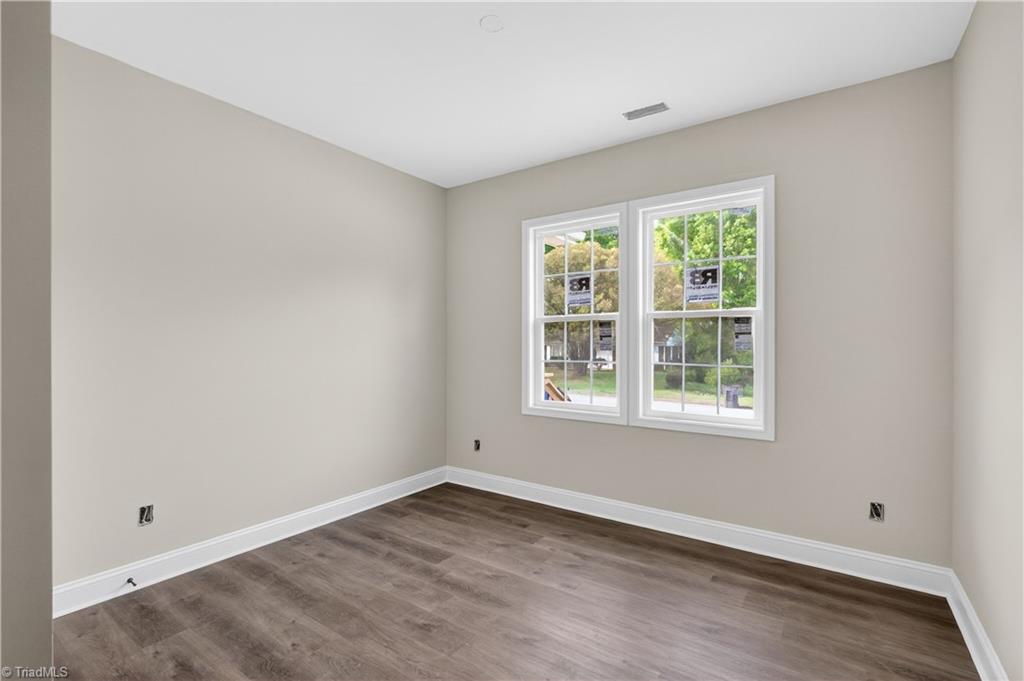 1701 Gavin Drive High Point, NC 27260 - Photo 12 of 27