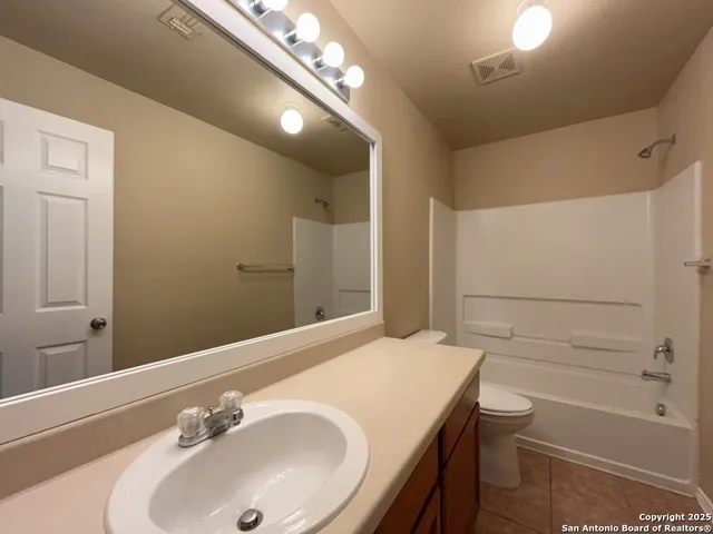 $1,175 | 10826 Mathom Landing, Unit 1, Universal City, TX 78148