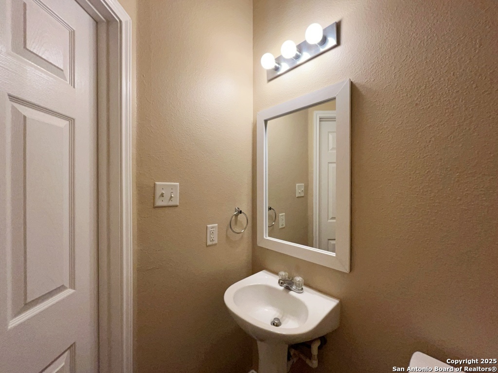 10826 Mathom Landing, Unit 1 Universal City, TX 78148 - Photo 22 of 36