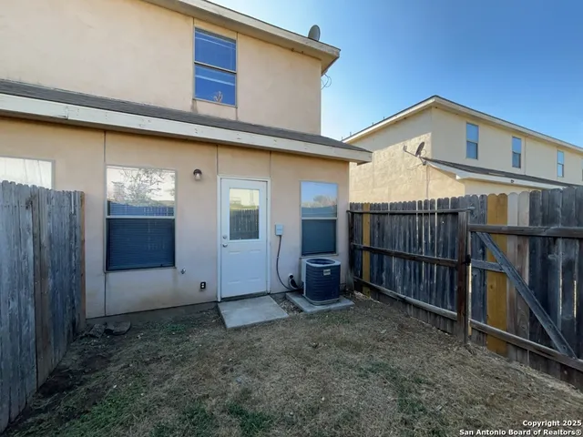 $1,175 | 10826 Mathom Landing, Unit 1, Universal City, TX 78148