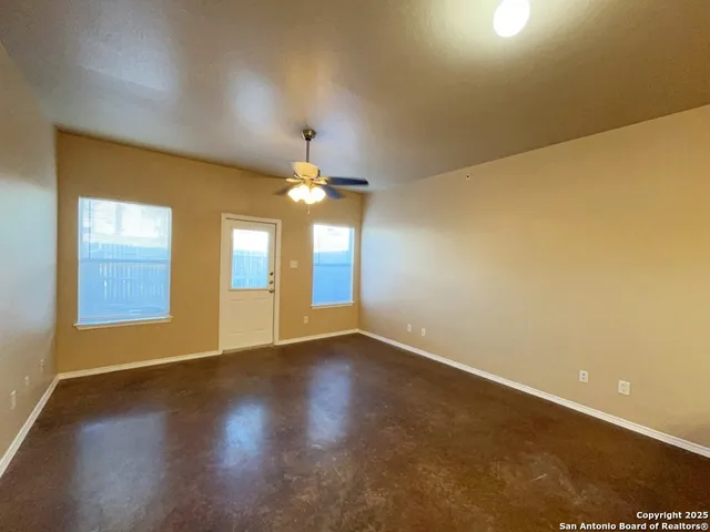 $1,175 | 10826 Mathom Landing, Unit 1, Universal City, TX 78148