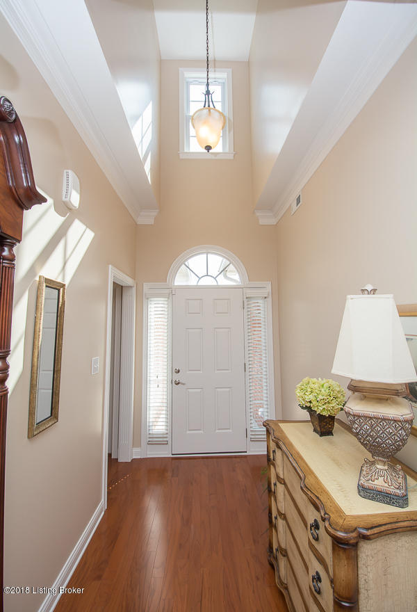 904 Ridge Point Drive Louisville, KY 40299 - Photo 4 of 37 2 Story Entry Foyer