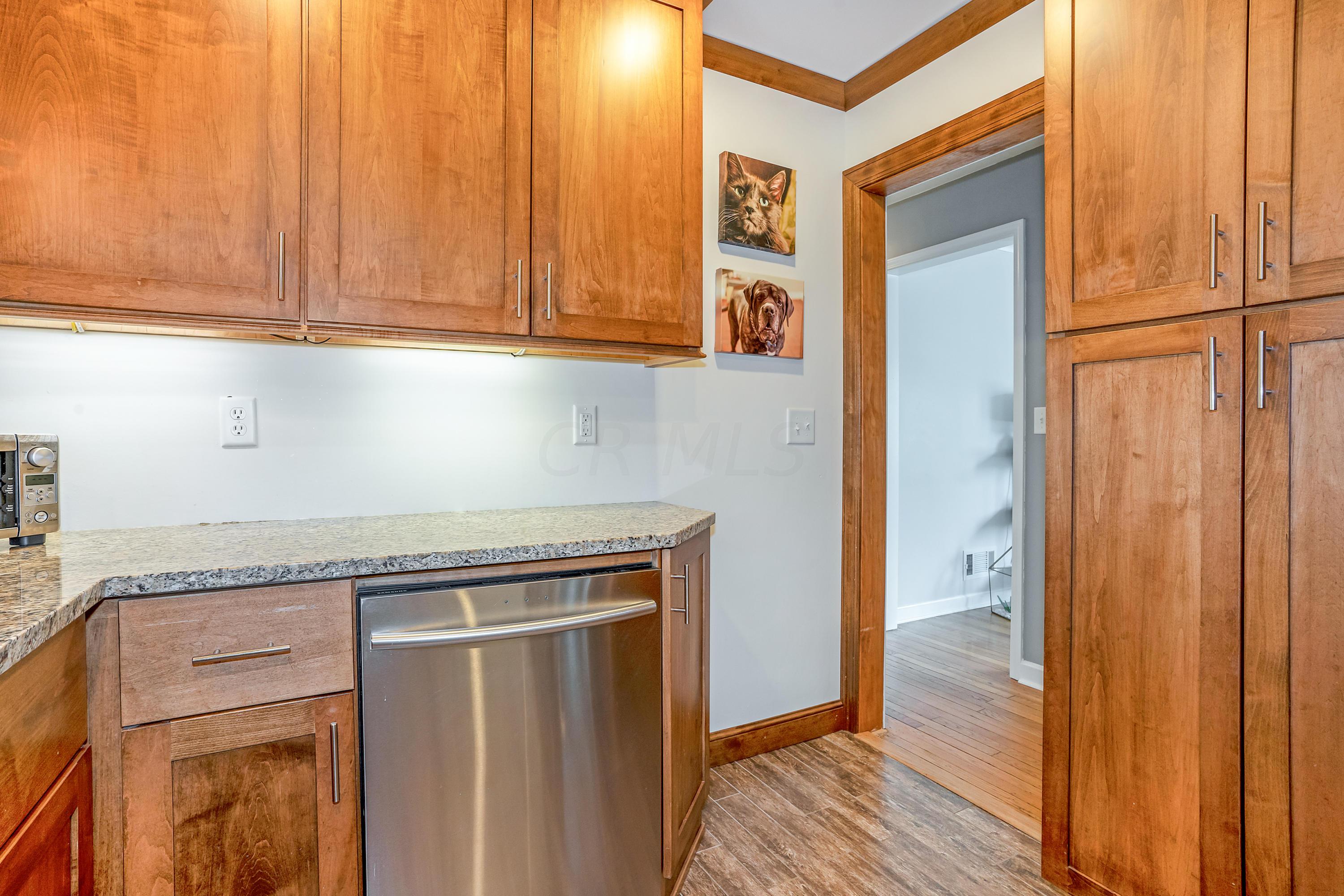 1244 Haddon Road Columbus, OH 43209 - Photo 11 of 50