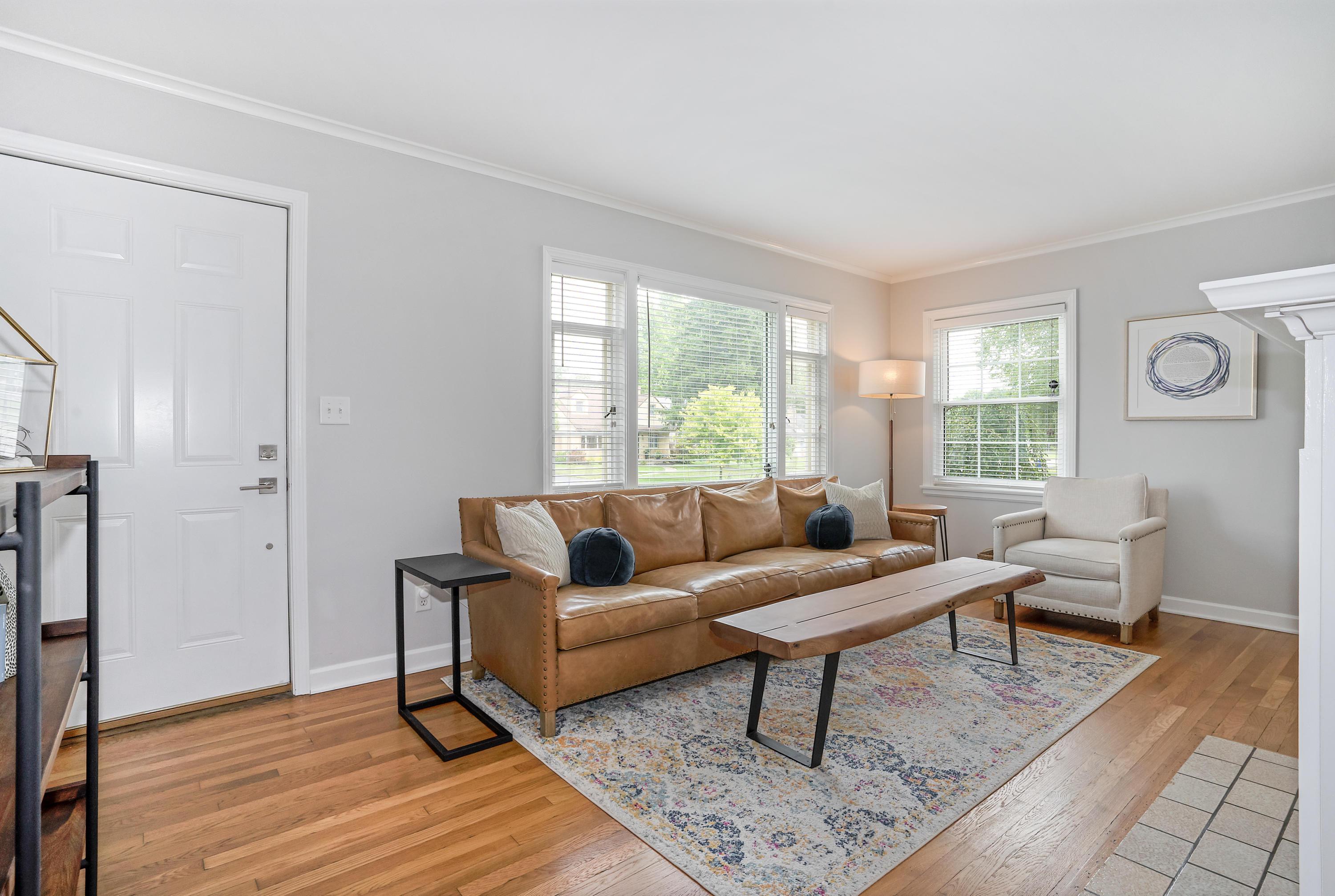 1244 Haddon Road Columbus, OH 43209 - Photo 3 of 50
