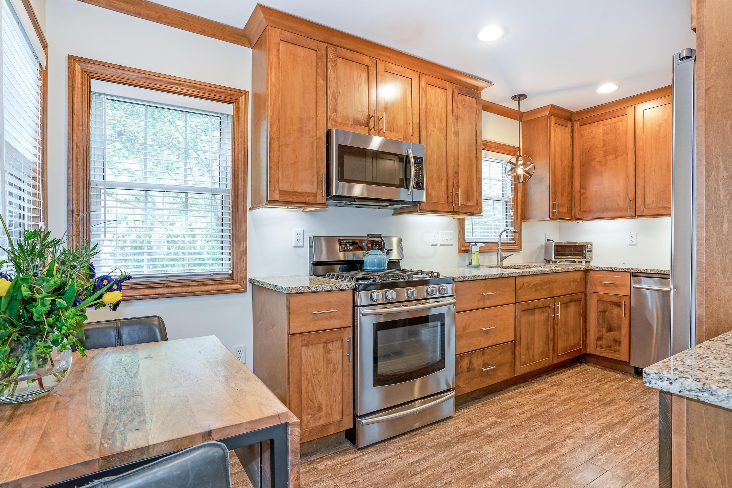 1244 Haddon Road Columbus, OH 43209 - Photo 8 of 50