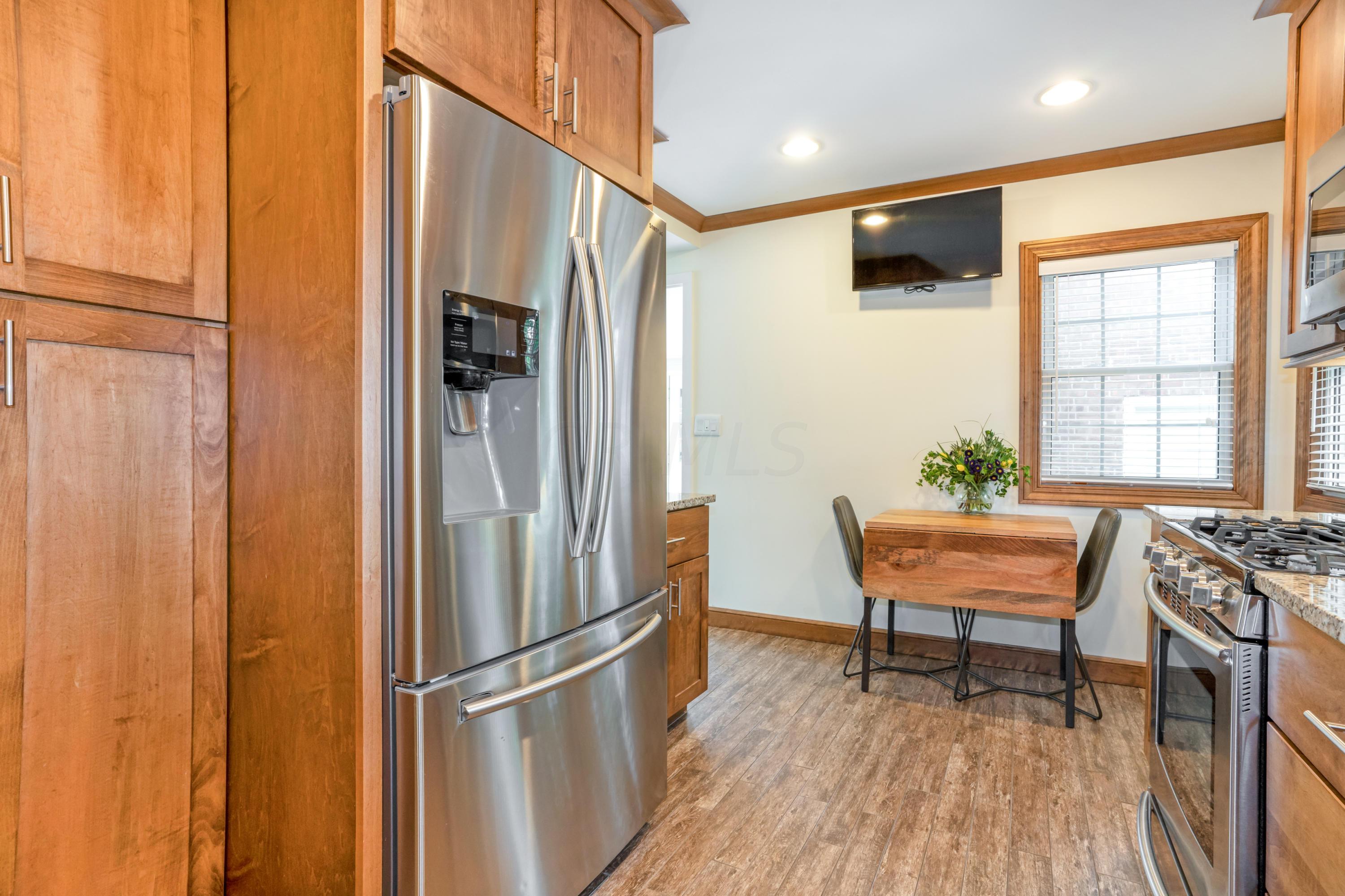 1244 Haddon Road Columbus, OH 43209 - Photo 10 of 50