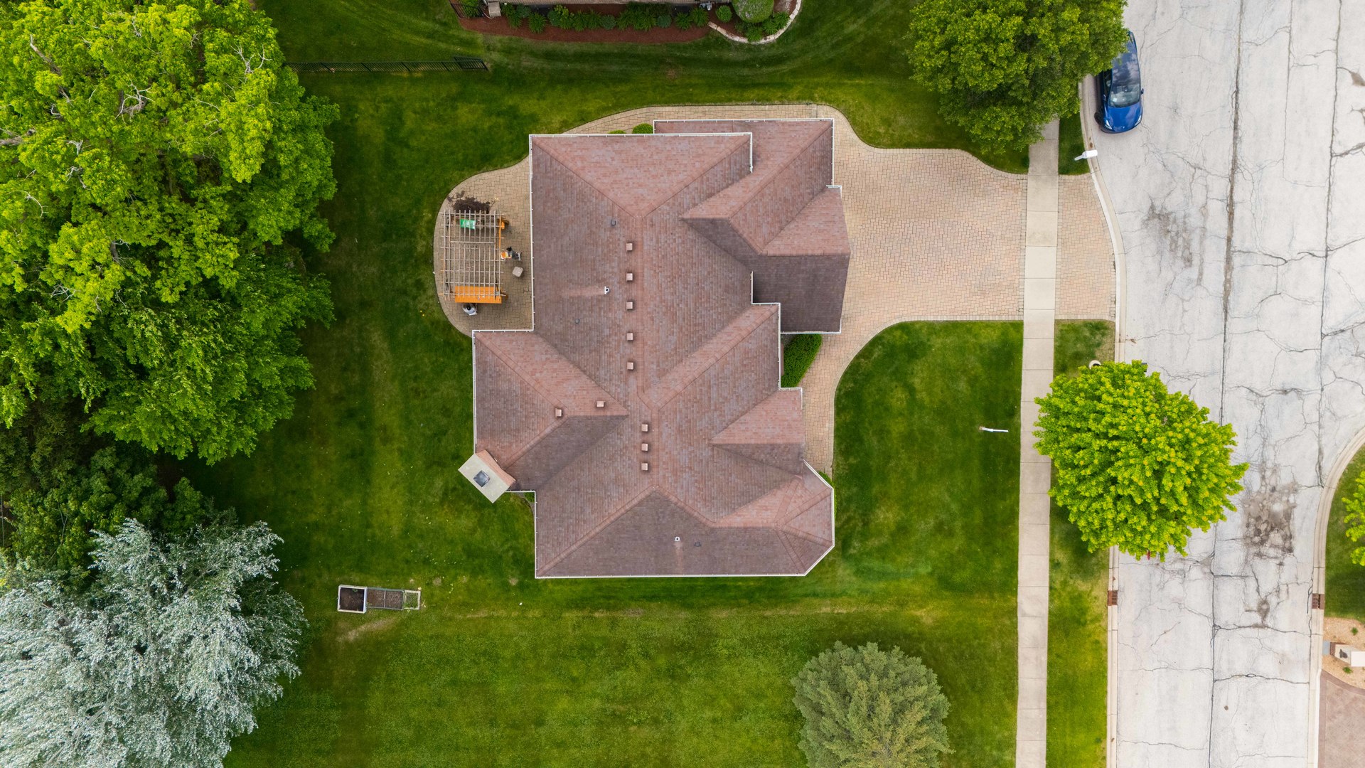 281 Forest Drive Addison, IL 60101 - Photo 9 of 14 an aerial view of a house