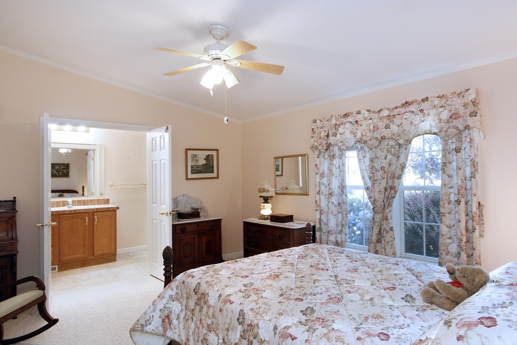 507 Crystal Way Middleboro, MA 02346 - Photo 18 of 36