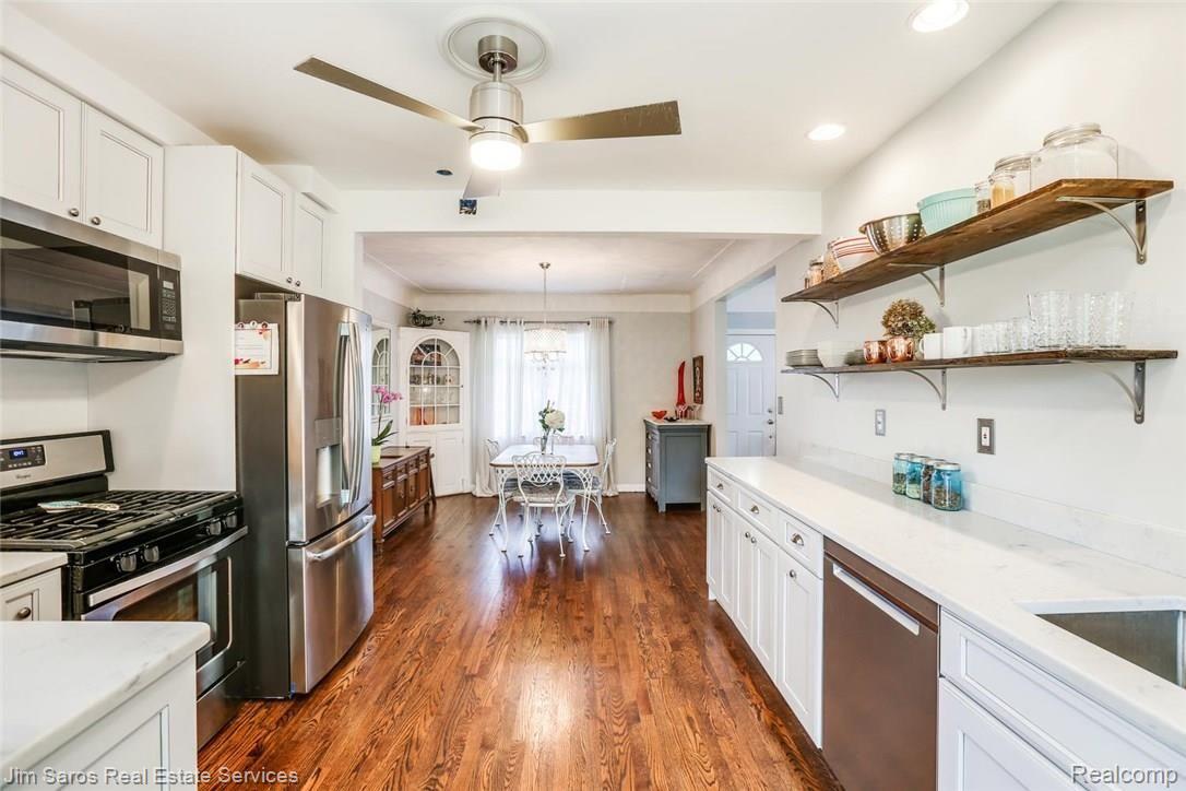 1439 Hawthorne Road Grosse Pointe, MI 48236 - Photo 5 of 20 1439 Hawthorne Rd Grosse-large-004-4-1439 Hawthorne Road00023-1500x1000-72dpi.jpg