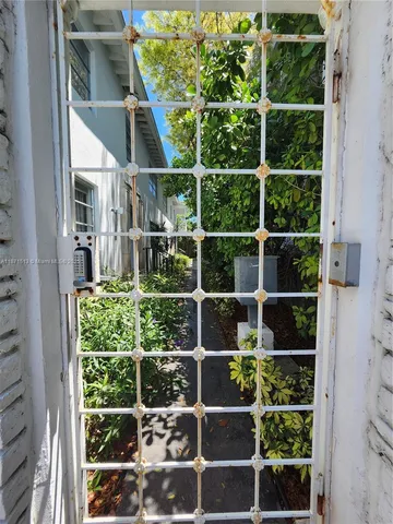 $1,725 | 1557 Euclid Avenue, Unit 2, Miami Beach, FL 33139