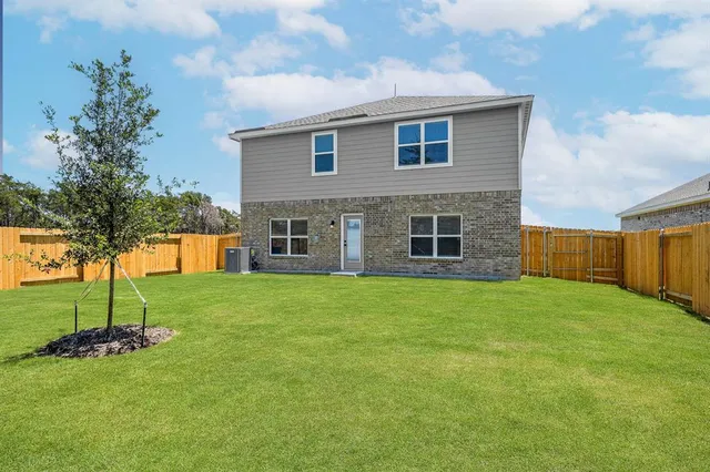 $2,760 | 1016 Pecan Place, Hutchins, TX 75141