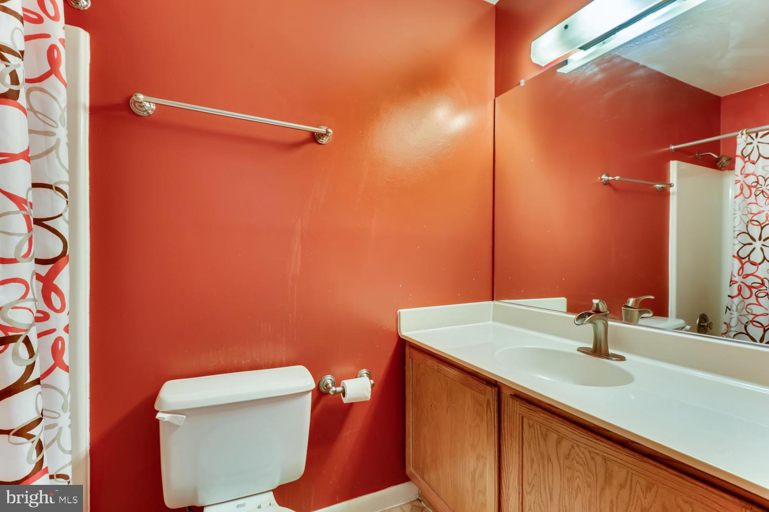 23 Robin Ridge Court Baltimore, MD 21234 - Photo 14 of 25 Upstaits Hallway Bathroom
