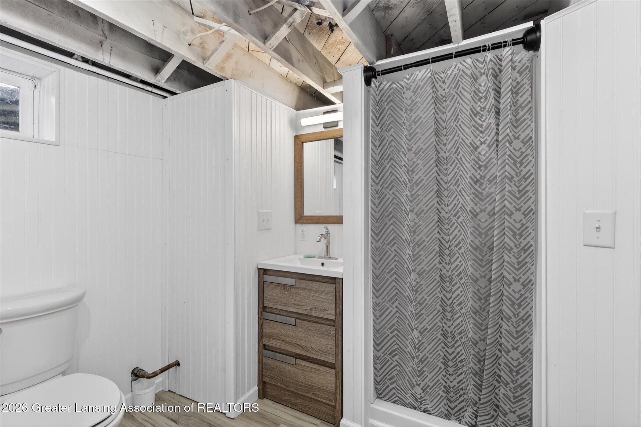 850 Lyons Road Portland, MI 48875 - Photo 28 of 47 28-850-Lyons-Rd-Portland-Windowstill