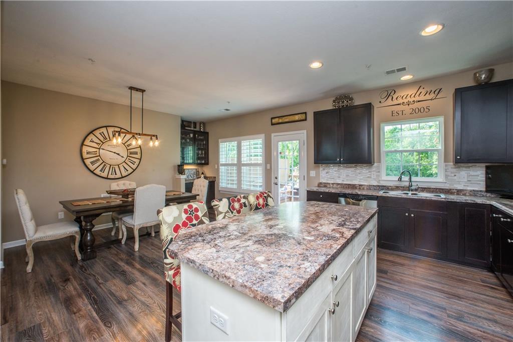 320 Maple Ridge Drive Canonsburg, PA 15317 - Photo 11 of 25 Custom two-tone island & cabinets
