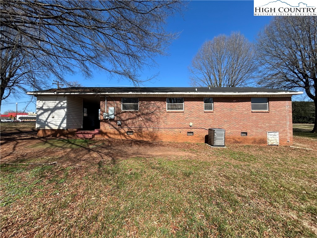 918 Emmanuel Church Road Conover, NC 28613 - Photo 13 of 17 a close up of a sink
