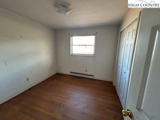 918 Emmanuel Church Road Conover, NC 28613 - Photo 7 of 17 an empty room with a window