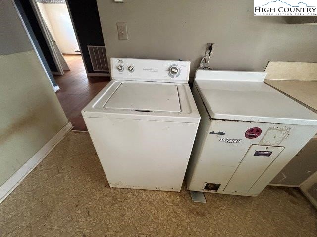 918 Emmanuel Church Road Conover, NC 28613 - Photo 10 of 17 a utility room with dryer and washer