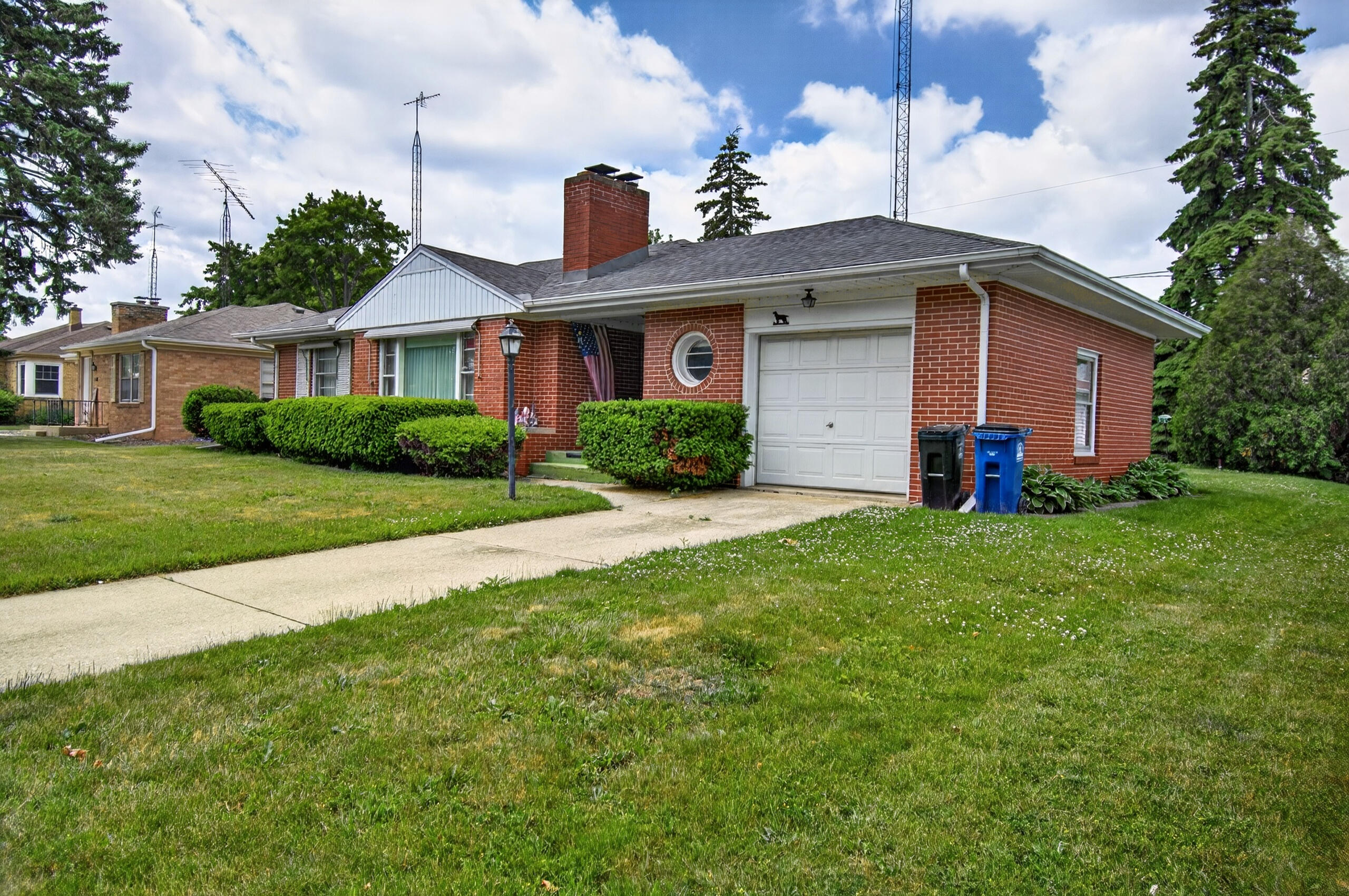 1112 Kentucky Street Racine, WI 53405 - Photo 4 of 29 004_DSC_4033