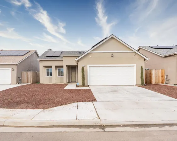 $389,000 | 13760 Larkspur Way, Armona, CA 93202
