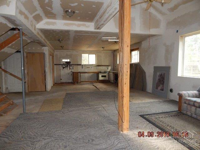 52740 Day Road La Pine, OR 97739 - Photo 6 of 11 Full view as you enter the property. Th