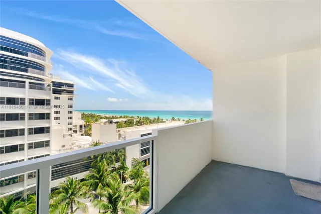 $2,800 | 100 Lincoln Road, Unit 827, Miami Beach, FL 33139